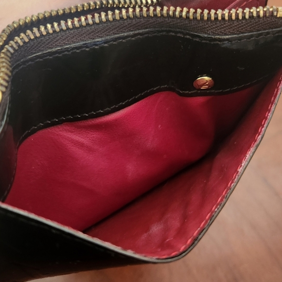LOUIS VUITTON Monogram Vernis Black Patent Leather Wallet - Picture 6 of 10